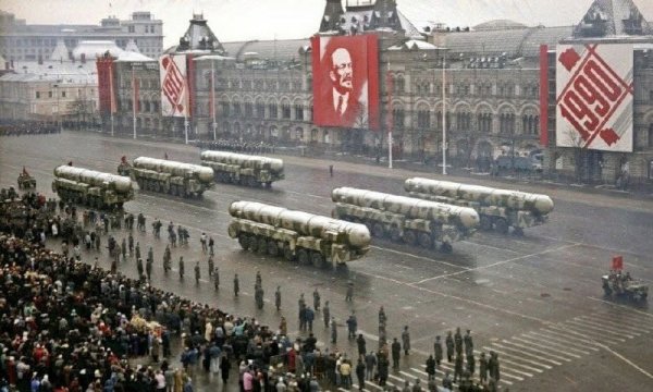 Последний легитимный парад 7 ноября