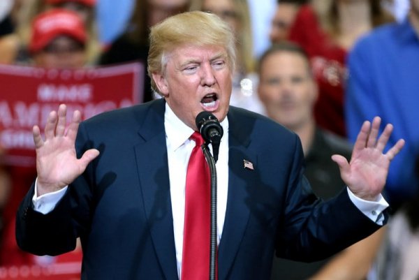 Трамп заявил, что Байден знал о налёте ФБР на поместье