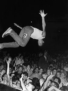 stagedive 3
