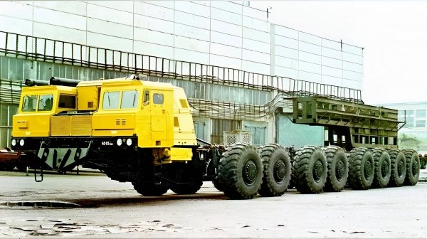 МАЗ-7906