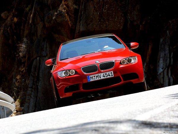 Бесплатно BMW, BMW M3 - заставки, 1366x768 для макбука и пк