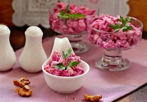 Салат "Виoлeтта" со свеклой и сыром