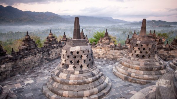 BorobudurBells ROW9657189052 UHD