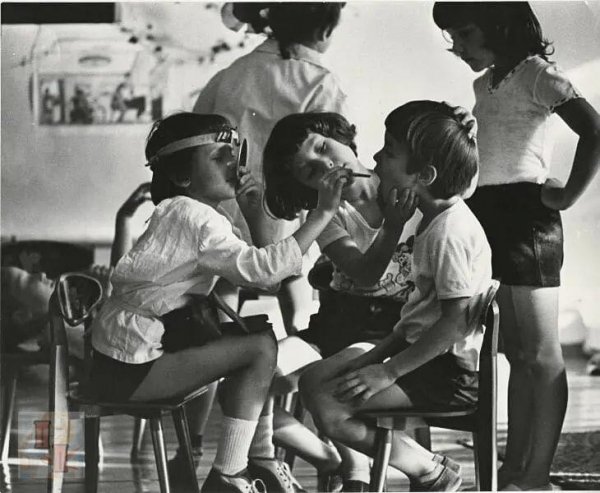 Кишинёв 1985, в детском садике играют в зубного врача