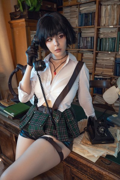 Disharmonica-Helly-Valentine-Lady-(Devil-May-Cry)-9159403