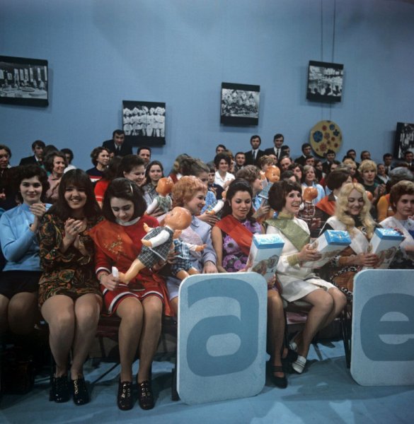 А ну-ка девушки, телепрограмма 1973 год