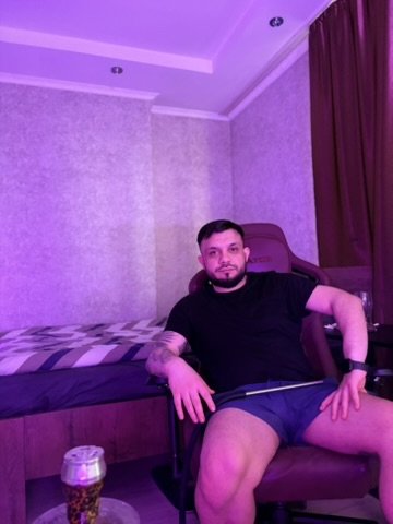 A71B-2E72-48D3-9CAB-F4338192CCA1 4 5005 c