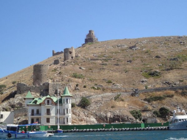 Генуежские башни в Балаклаве