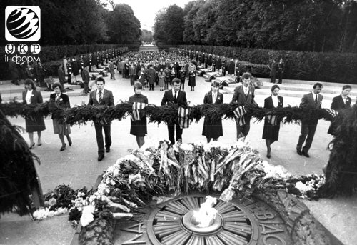 Покладанняквітівjpg